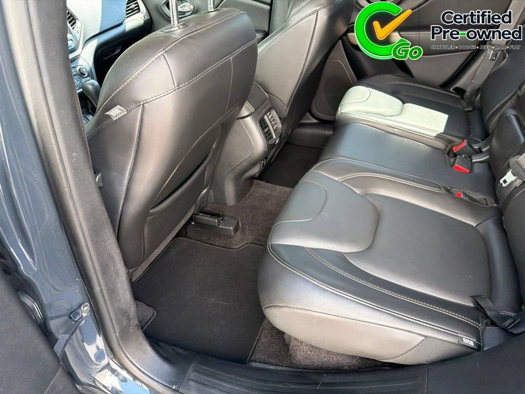 Certified 2018 Jeep Cherokee Limited FWD image 39