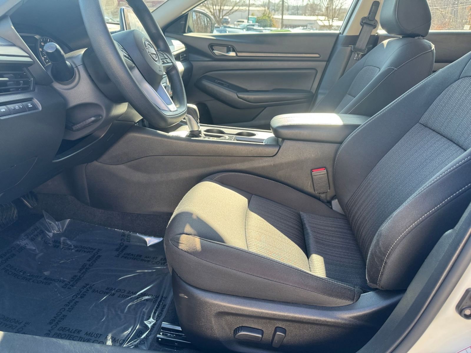 Used 2025 Nissan Altima 2.5 SV image 21