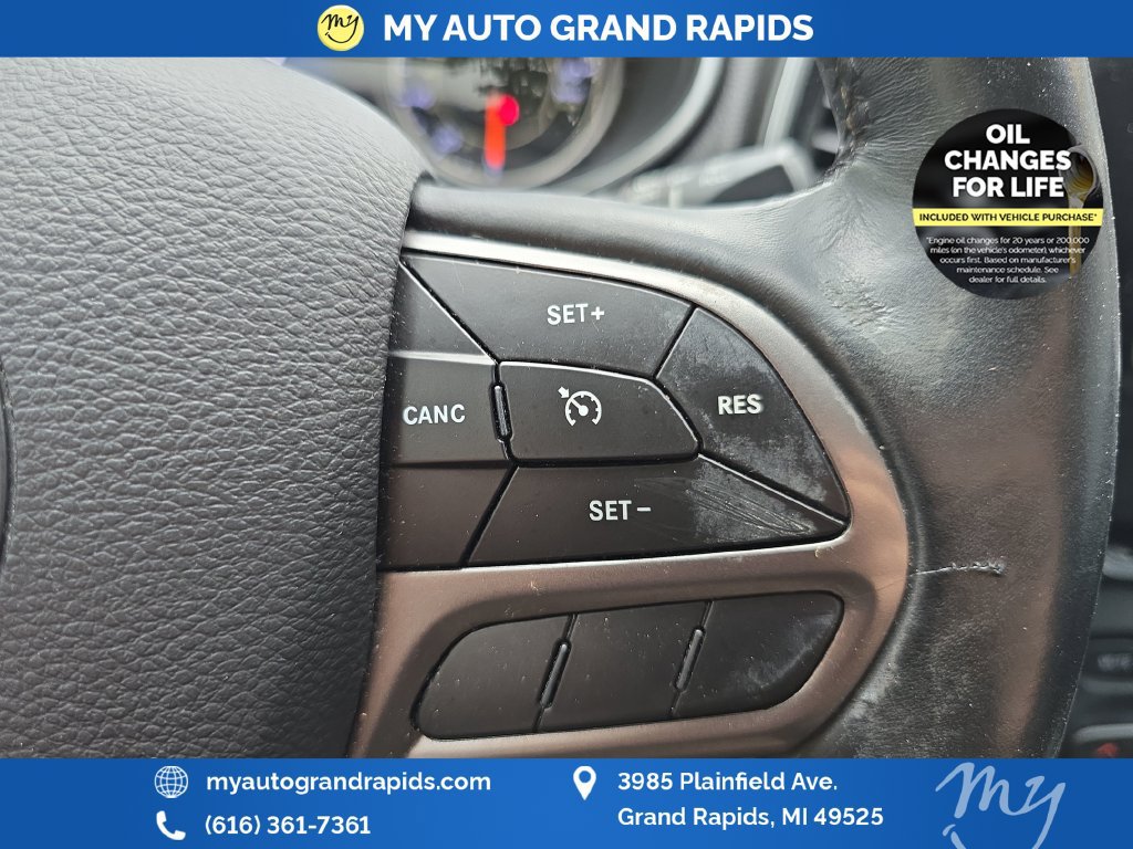 Used 2019 Jeep Cherokee Limited AWD/4WD image 15