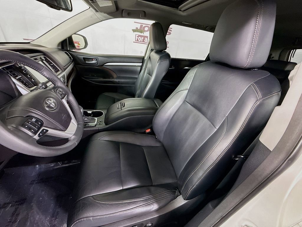 Used 2014 Toyota Highlander XLE AWD/4WD image 27