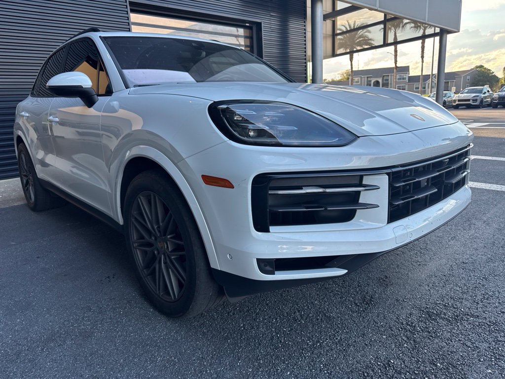 Certified 2024 Porsche Cayenne AWD/4WD image 2