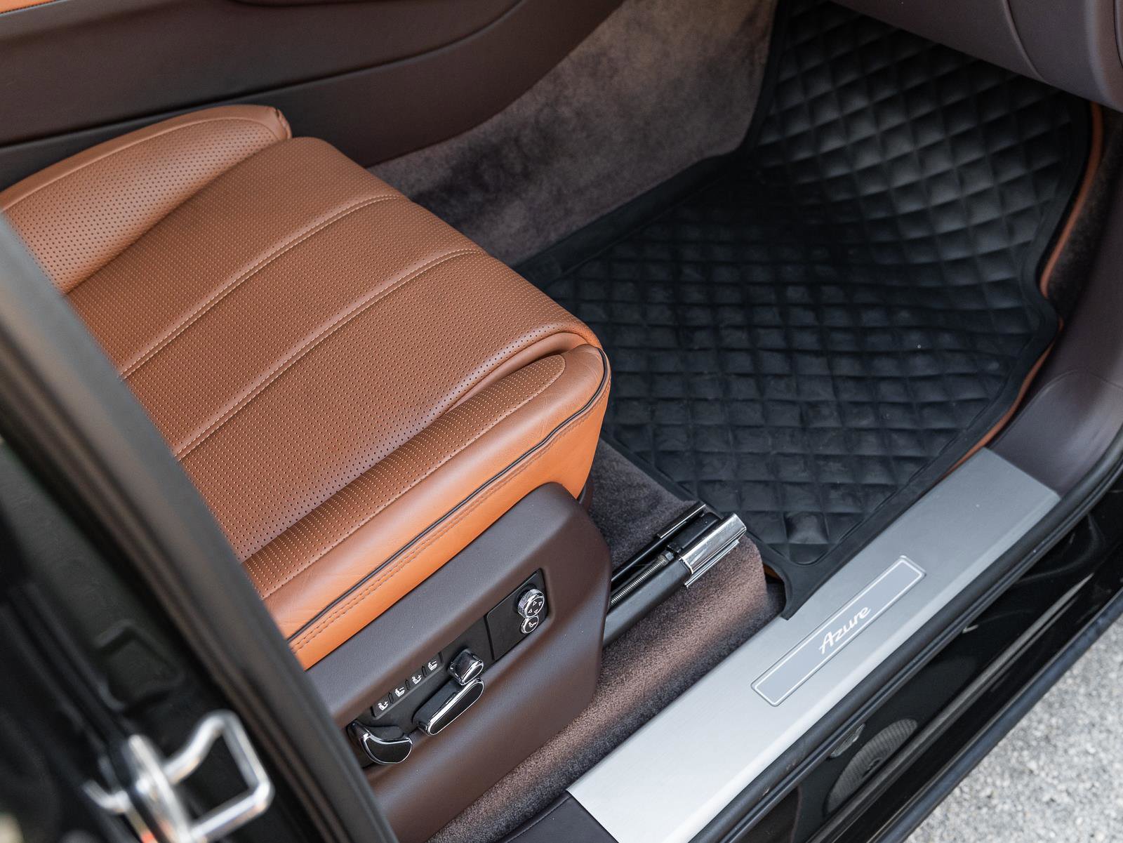 Used 2023 Bentley Bentayga Extended Wheelbase AWD/4WD image 44