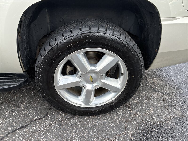 Used 2014 Chevrolet Tahoe LTZ AWD/4WD image 10