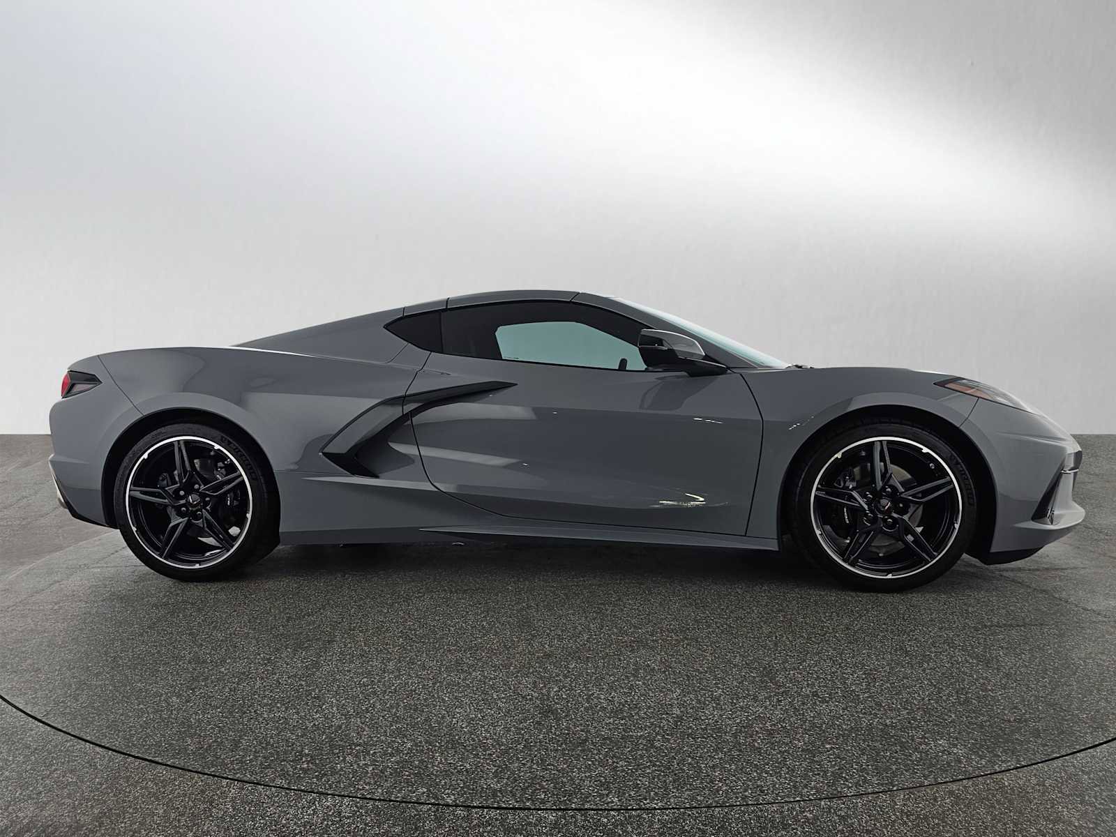 Used 2025 Chevrolet Corvette Stingray Coupe w/ 1LT RWD image 2