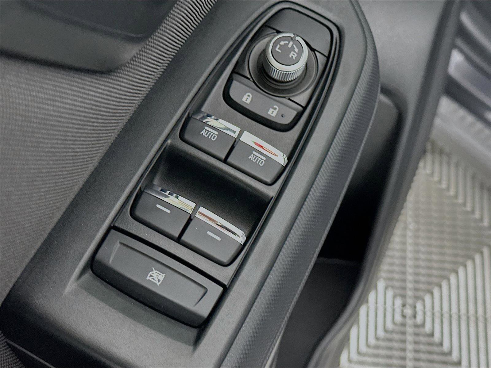 Used 2025 Subaru Forester Premium image 19