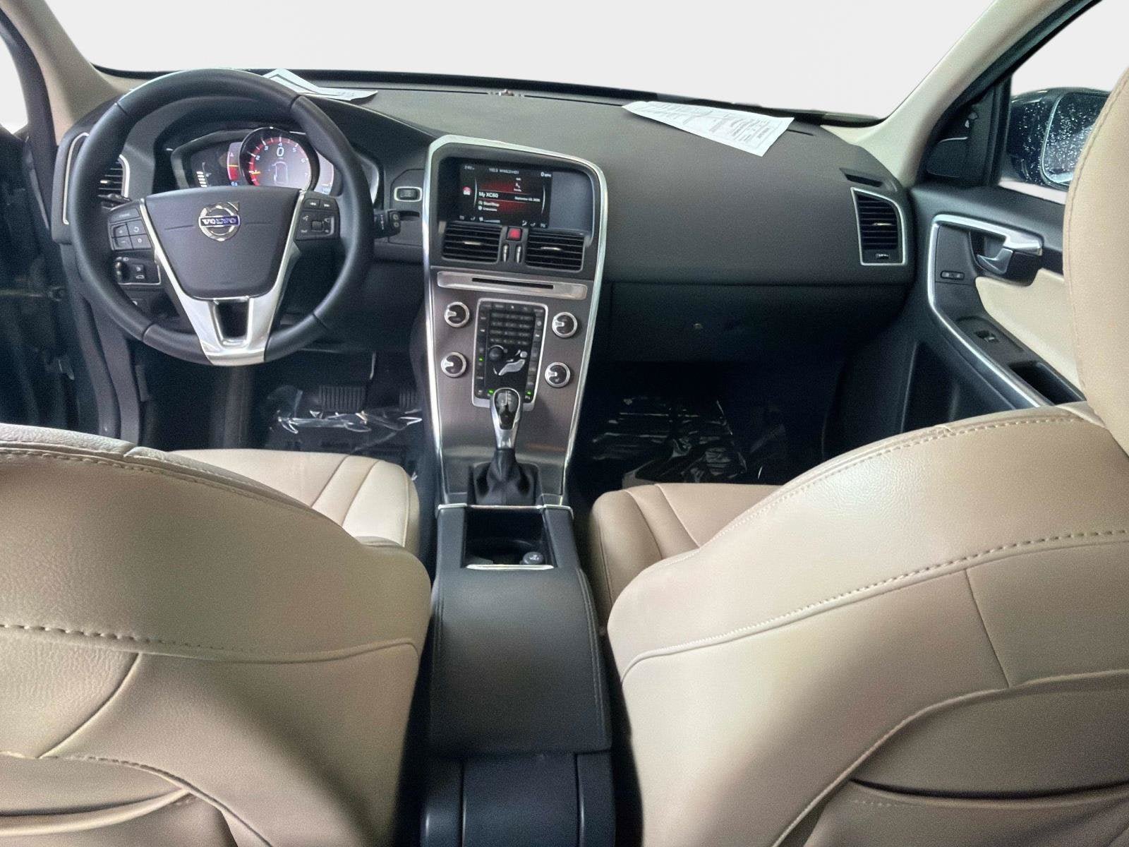 Used 2016 Volvo XC60 T5 Premier w/ Proximity Package FWD image 17