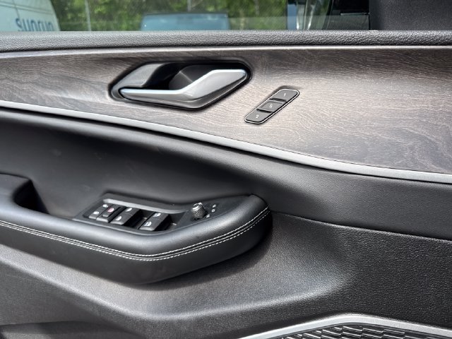 New 2026 Jeep Grand Cherokee L Limited w/ Limited Altitude Package AWD/4WD image 32