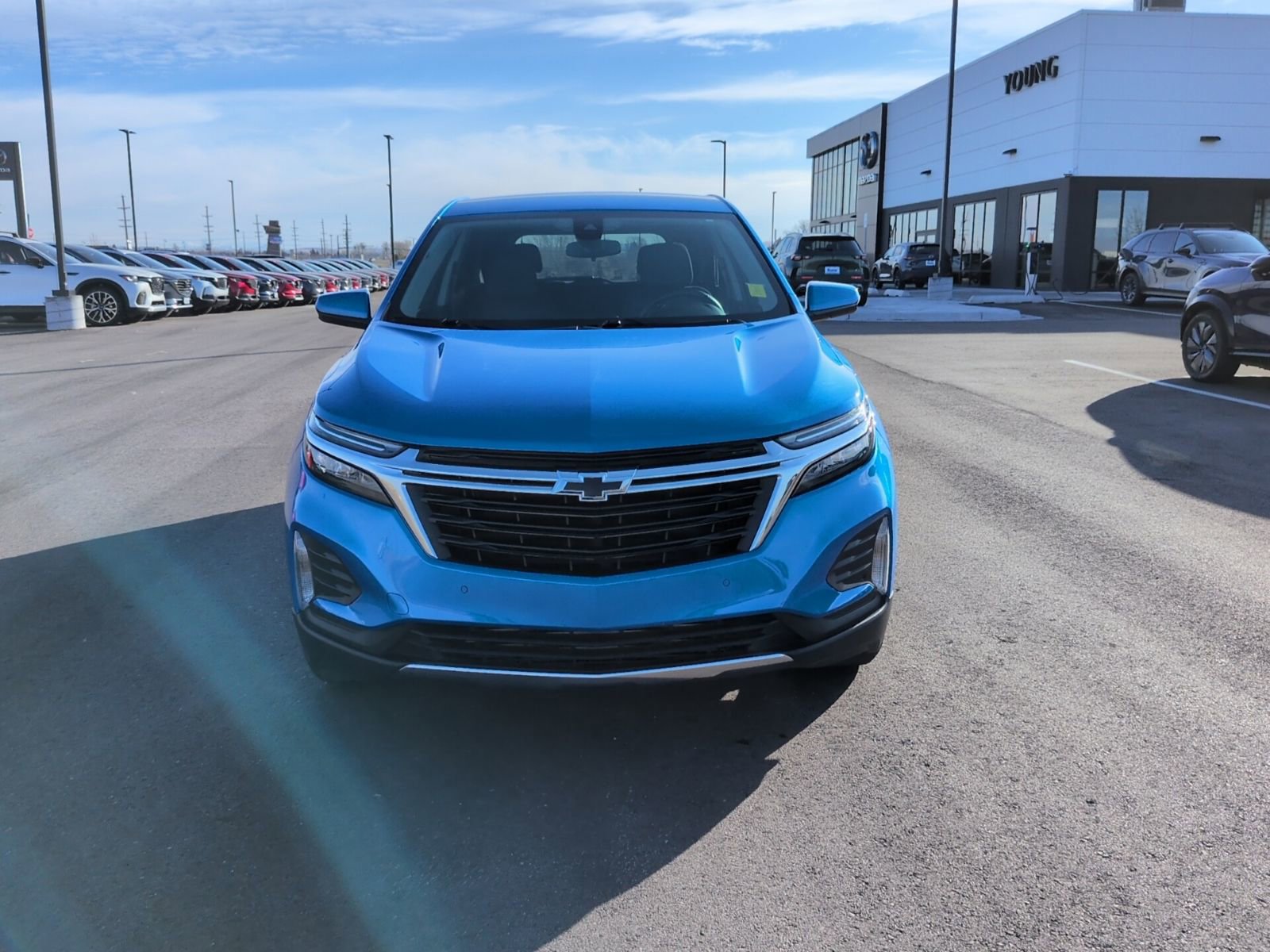 Used 2024 Chevrolet Equinox LT image 2