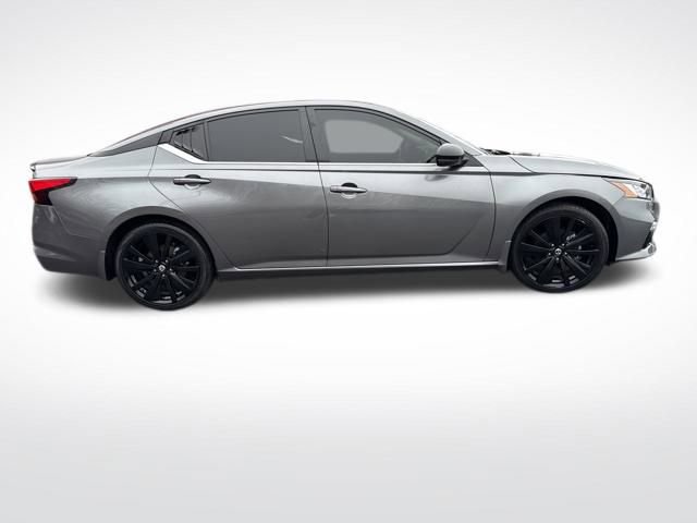 Used 2022 Nissan Altima 2.5 SR w/ Midnight Edition Package image 6