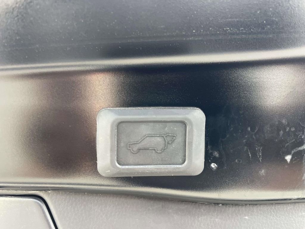 Used 2025 Toyota RAV4 XLE w/ Convenience Package image 50