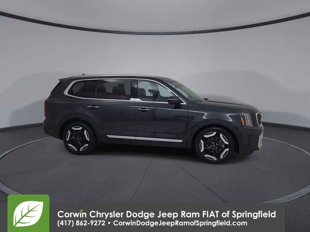 Used 2025 Kia Telluride S AWD/4WD image 16