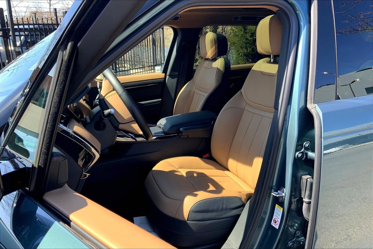 Used 2025 Land Rover Range Rover Sport Dynamic SE image 7