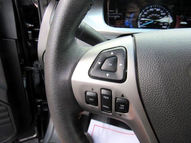 Used 2017 Ford Taurus SEL w/ Equipment Group 201A image 22