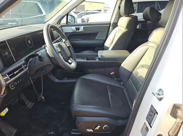 Used 2025 Hyundai Santa Fe Limited image 3
