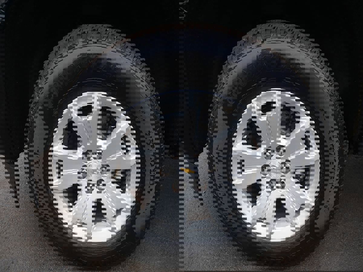 Used 2022 Chevrolet Colorado LT w/ Fleet Safety Package image 32