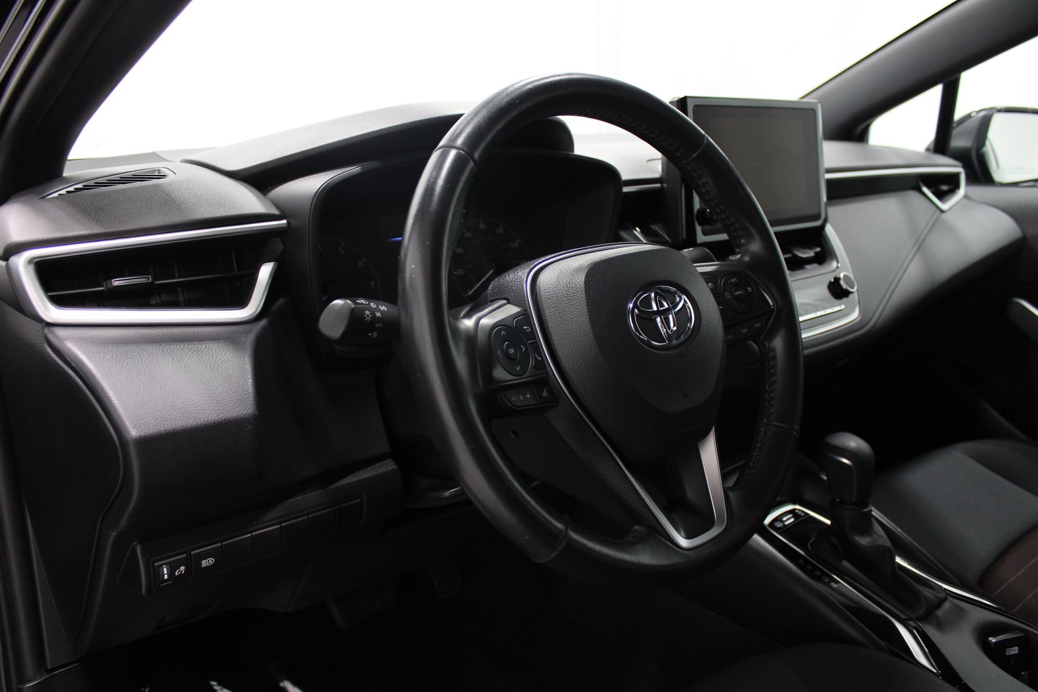 Used 2024 Toyota Corolla SE FWD image 12