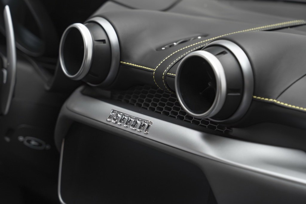 Used 2019 Ferrari Portofino image 16