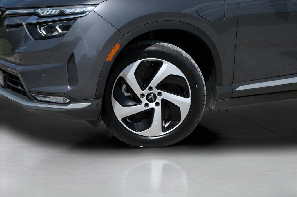 New 2025 VinFast VF 8 Eco image 30