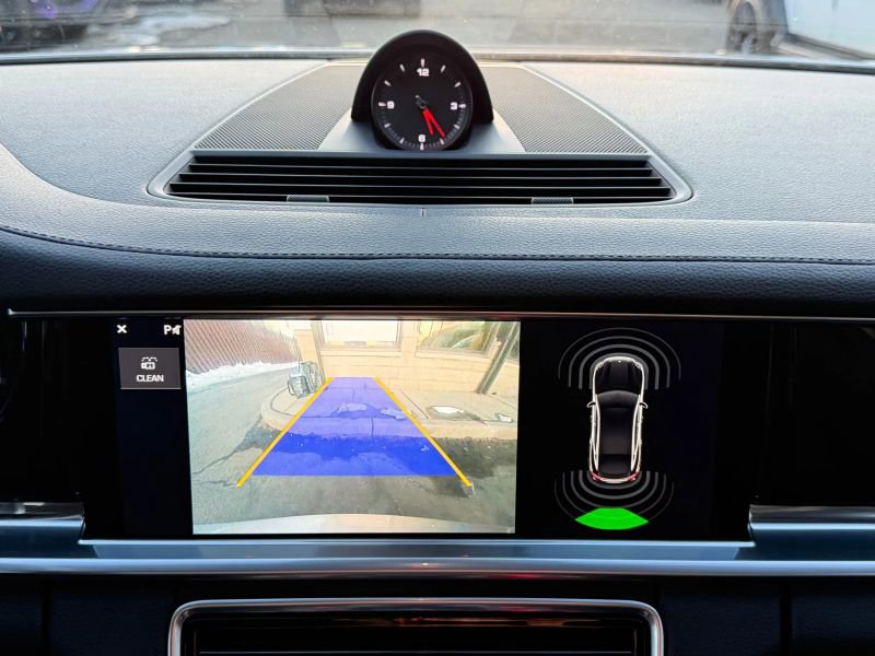 Used 2018 Porsche Panamera 4 w/ Premium Package image 23