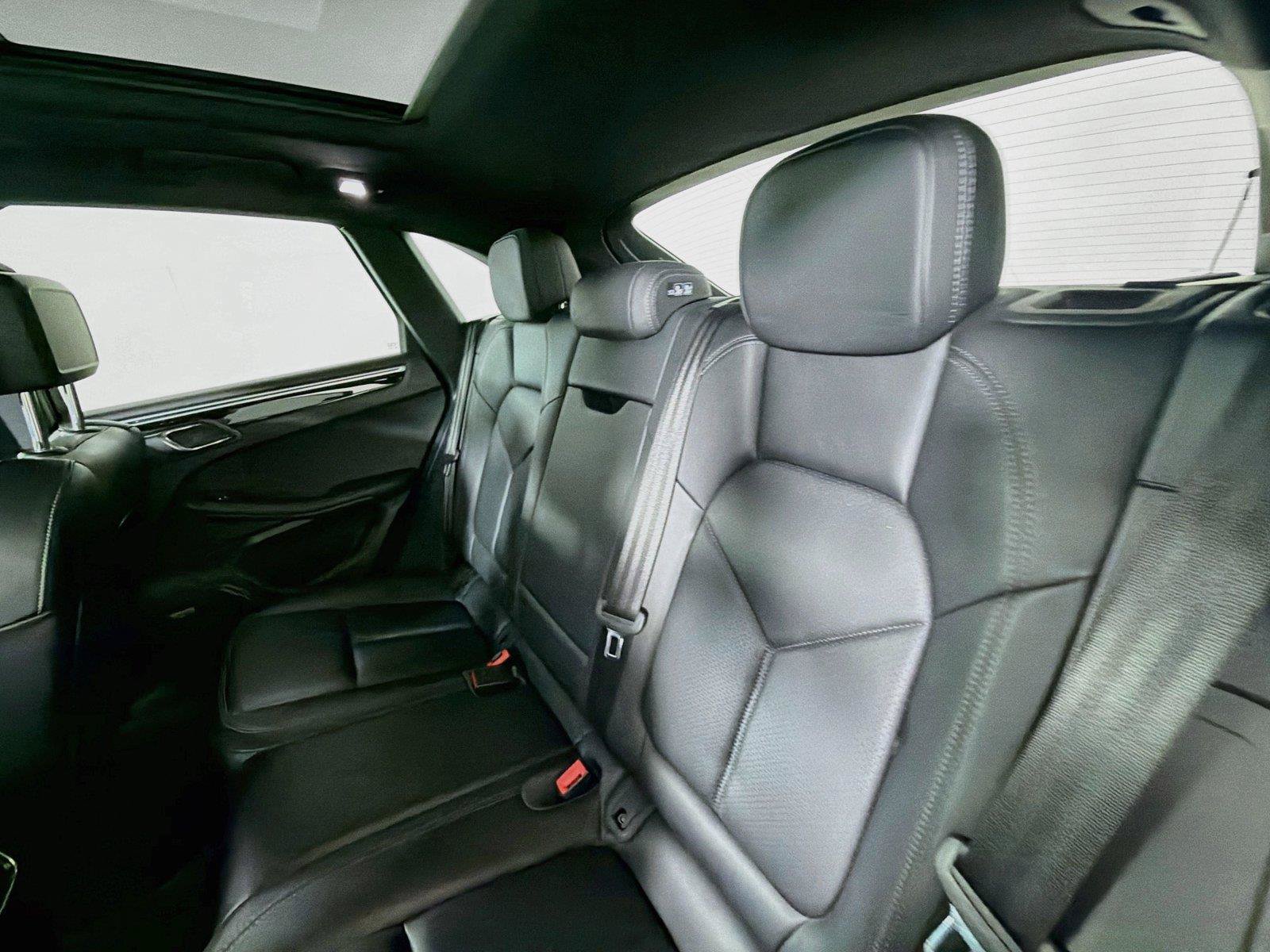 Certified 2021 Porsche Macan AWD/4WD image 26
