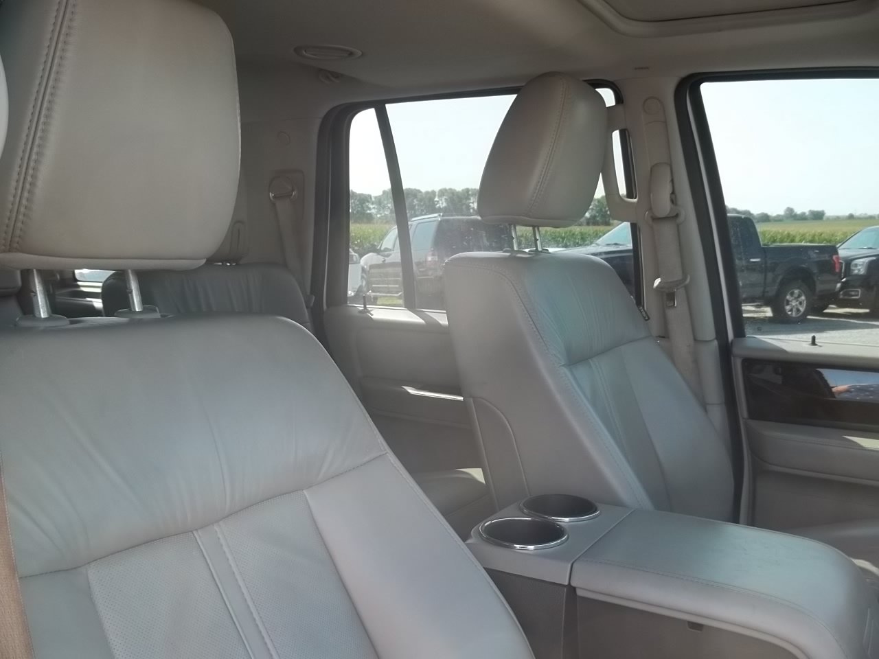 Used 2017 Lincoln Navigator Select AWD/4WD image 10