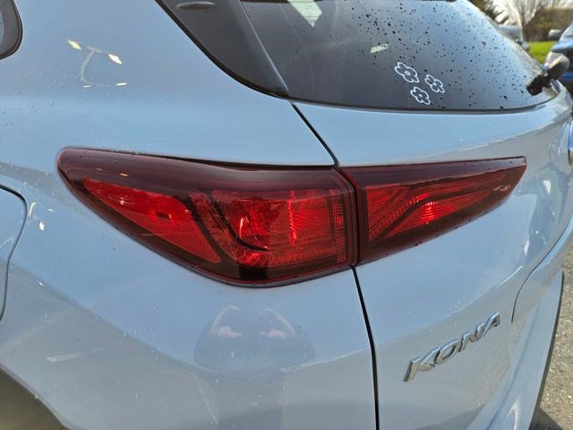 Used 2018 Hyundai Kona SEL image 12