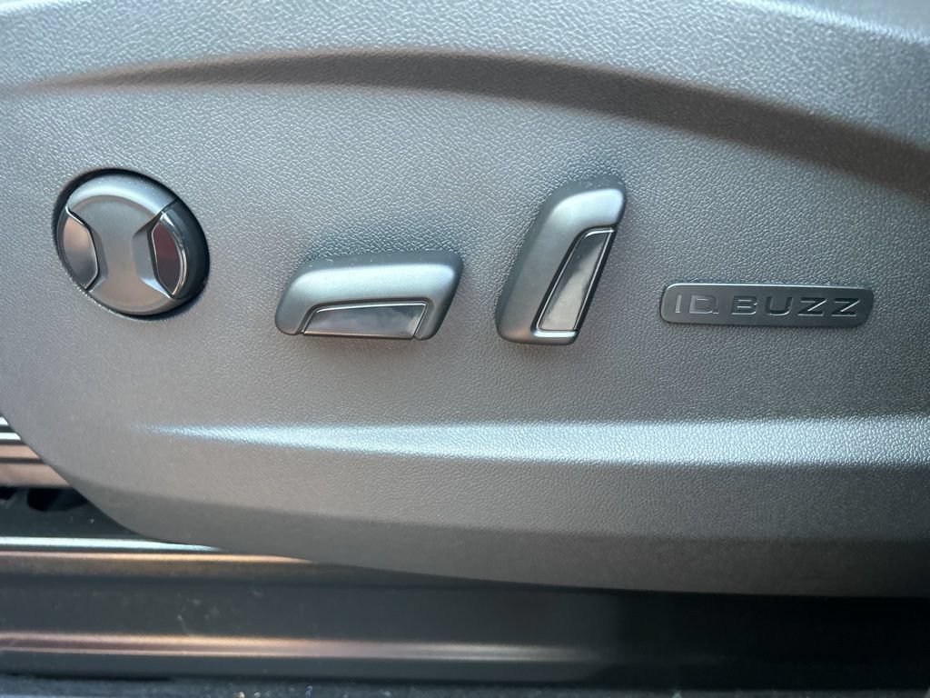 New 2025 Volkswagen ID. Buzz Pro S Plus AWD/4WD image 12