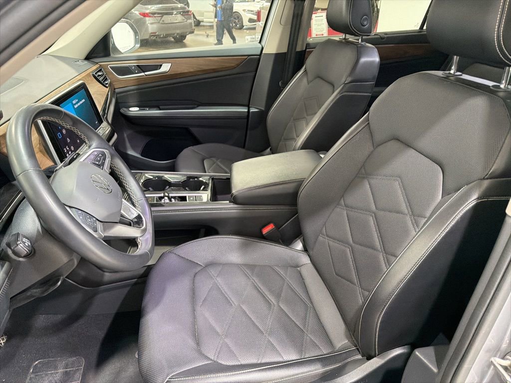 Used 2024 Volkswagen Atlas SE image 11
