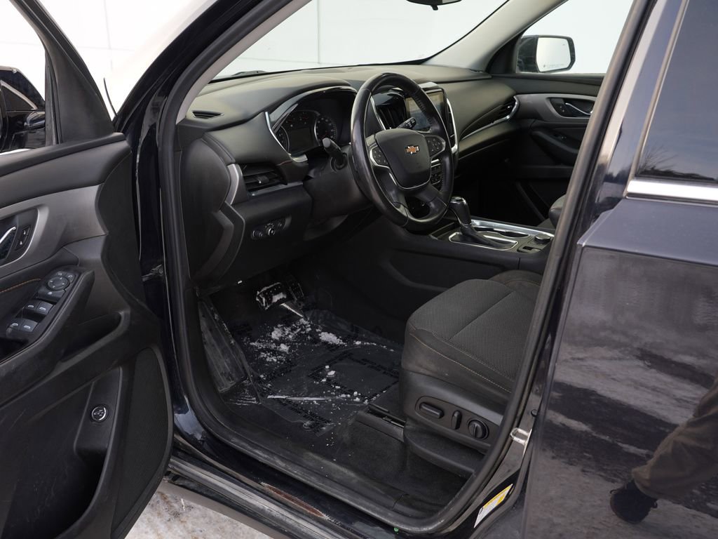 Used 2020 Chevrolet Traverse LT w/ Driver Confidence II Package image 13