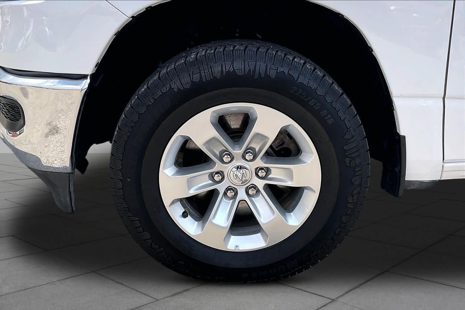 Used 2024 RAM 1500 Laramie AWD/4WD image 11