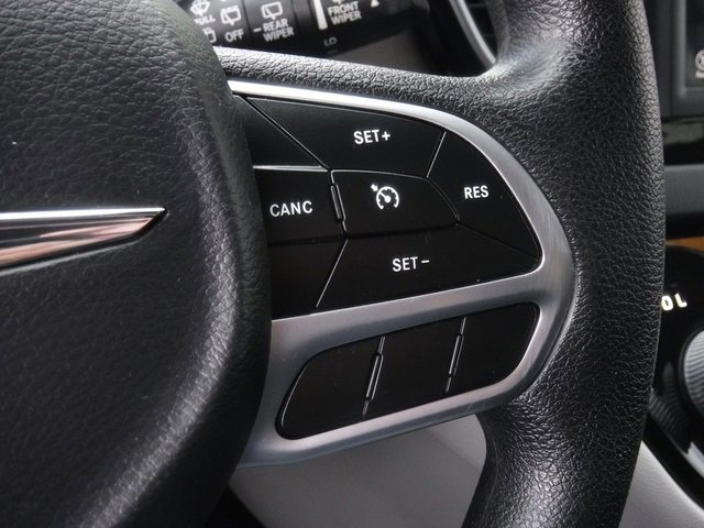 Certified 2020 Chrysler Voyager L image 26