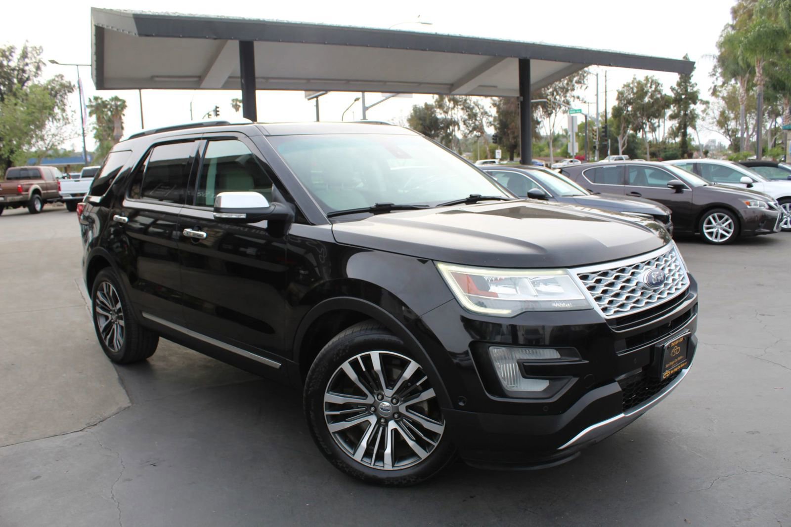 Used 2016 Ford Explorer Platinum AWD/4WD image 7