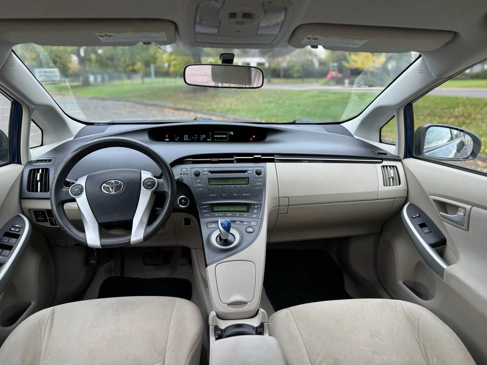 Used 2011 Toyota Prius Five image 10