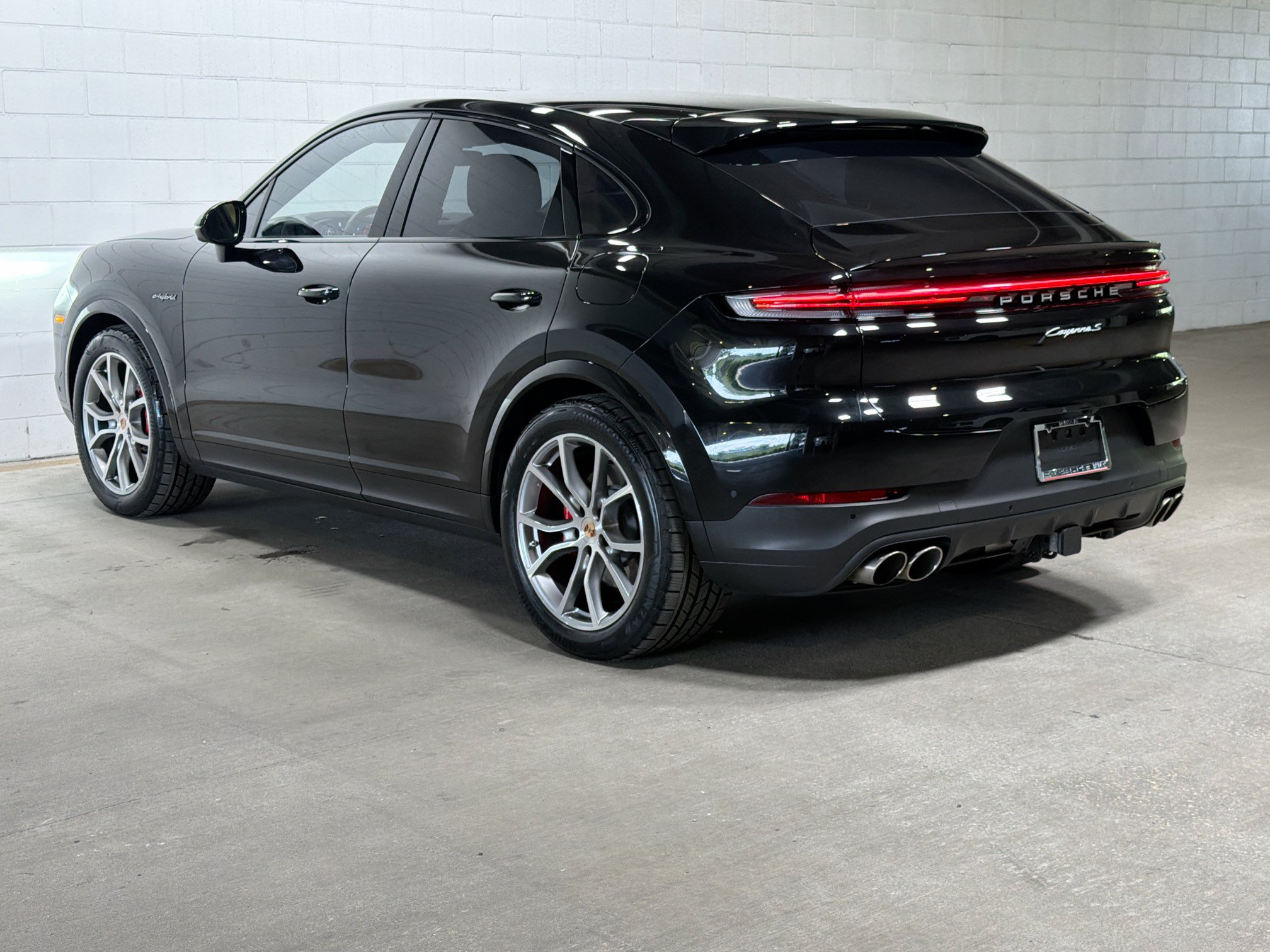 Certified 2026 Porsche Cayenne S AWD/4WD image 3