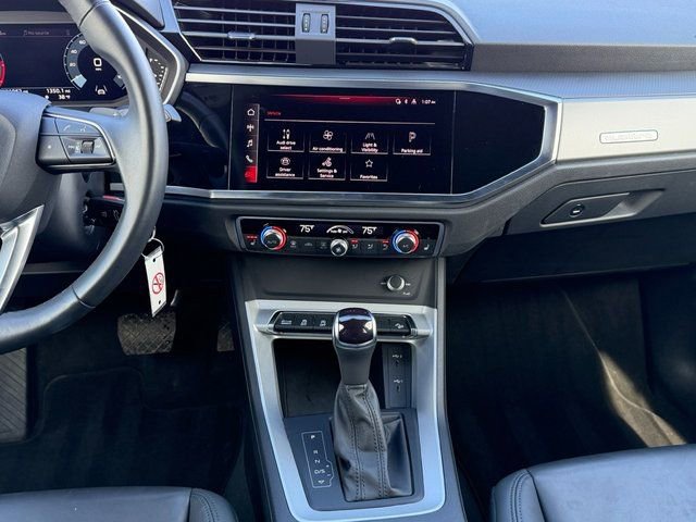 Used 2025 Audi Q3 2.0T Premium image 30