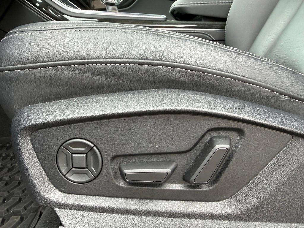 Used 2025 Audi Q7 2.0T Premium Plus w/ Premium Plus Package AWD/4WD image 30