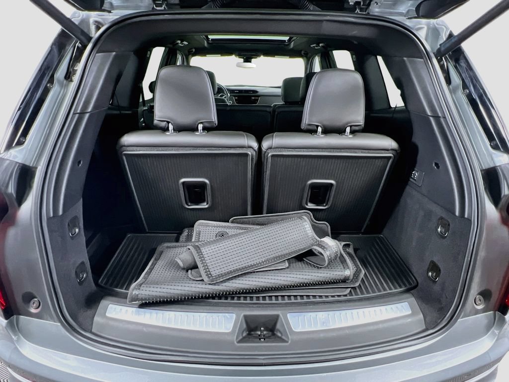 Certified 2024 Cadillac XT6 Luxury w/ LPO, Floor Liner Package AWD/4WD image 26