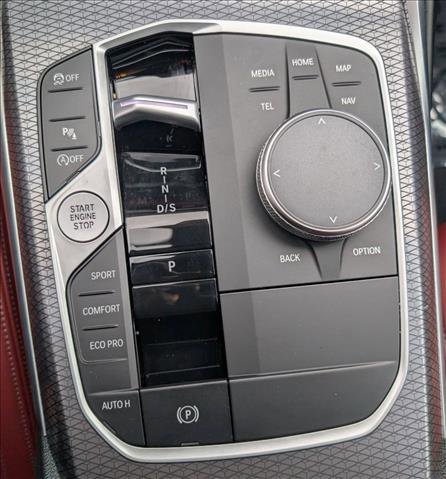 Used 2025 BMW 330i Sedan w/ Convenience Package RWD image 12