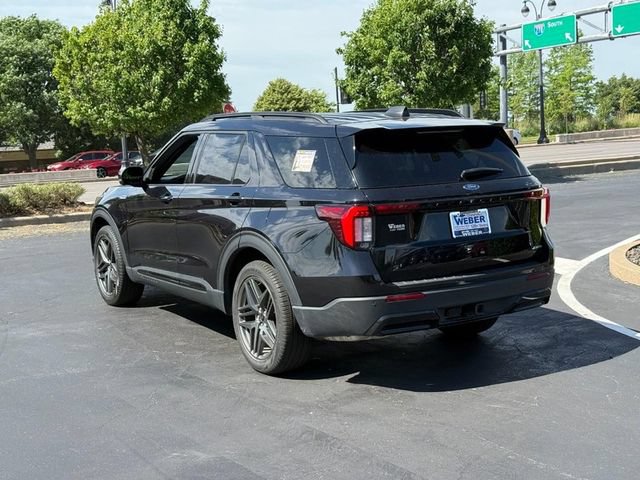 Used 2025 Ford Explorer ST-Line w/ ST-Line Street Pack AWD/4WD image 3