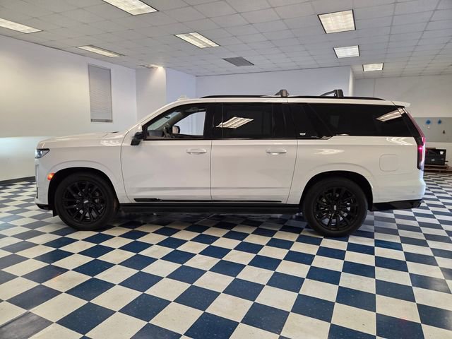 Used 2023 Cadillac Escalade ESV Sport Platinum w/ LPO, ONYX Package image 4