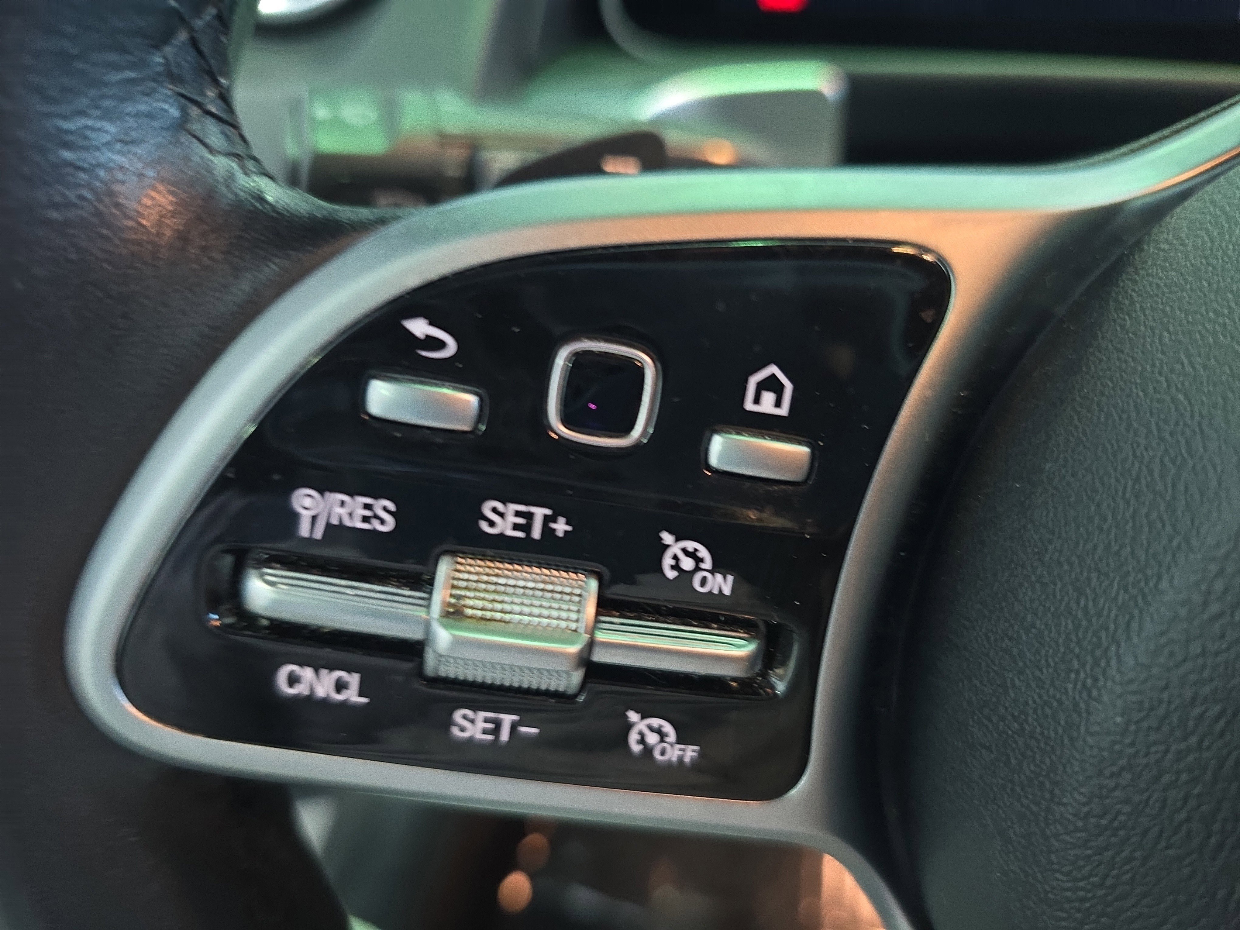 Used 2021 Mercedes-Benz GLB 250 4MATIC image 20