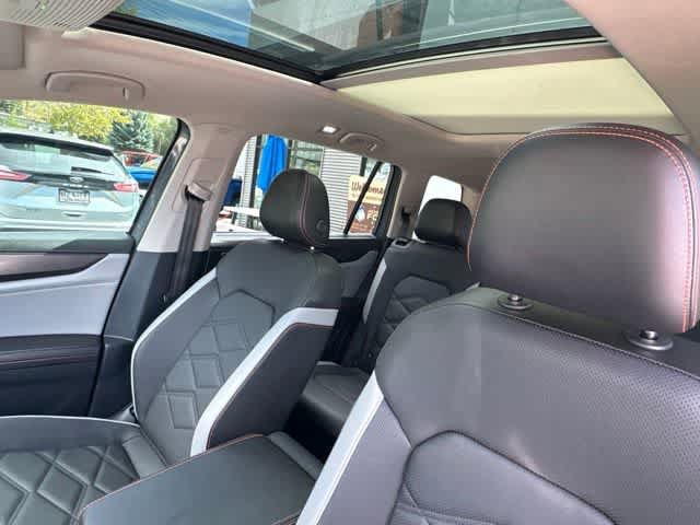 Used 2024 Volkswagen Atlas Peak Edition SE AWD/4WD image 12