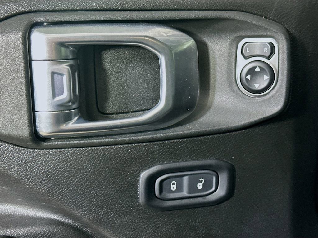 Used 2024 Jeep Wrangler Unlimited image 20
