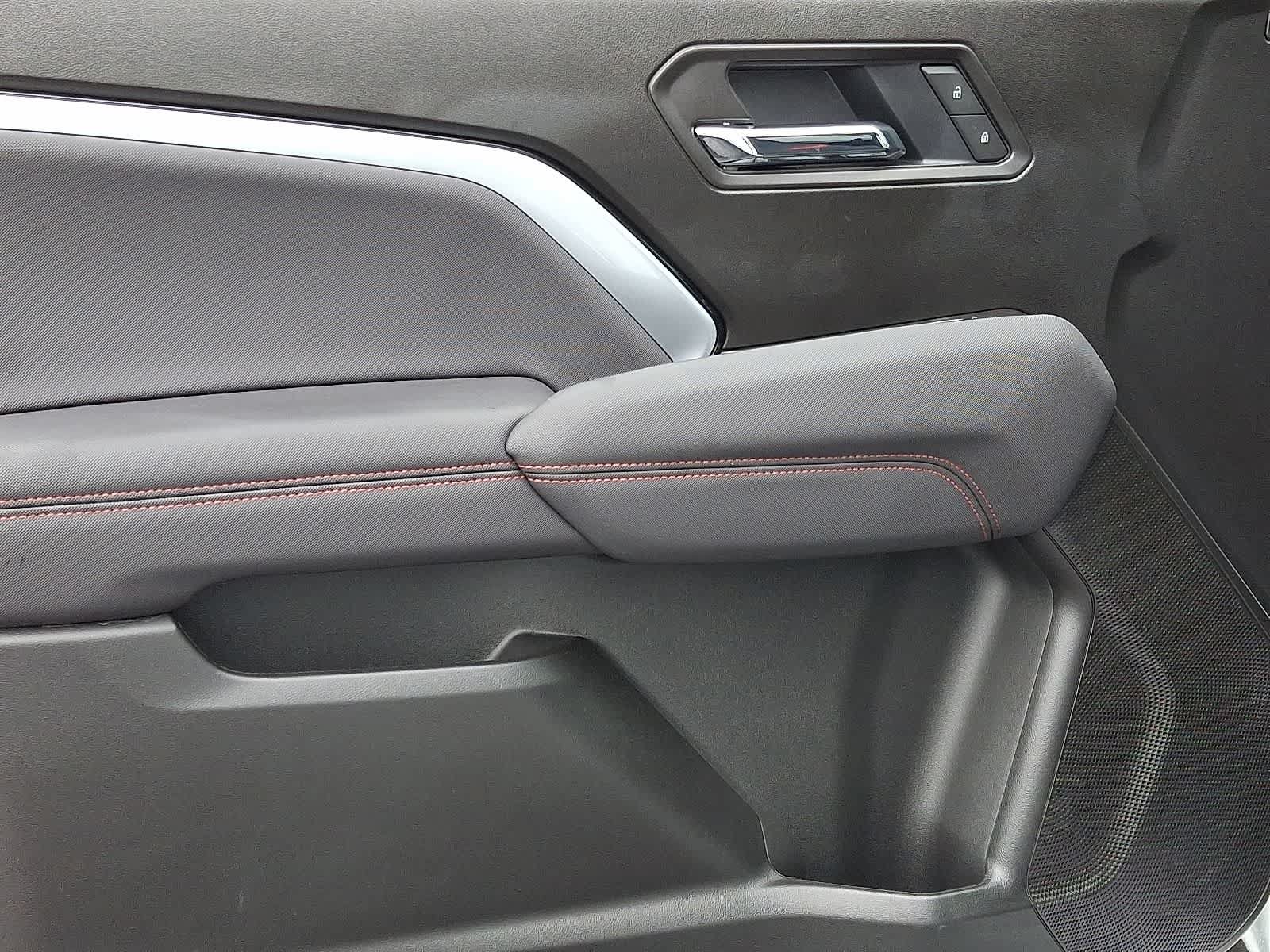 New 2025 Chevrolet Colorado Z71 w/ Midnight Edition AWD/4WD image 8