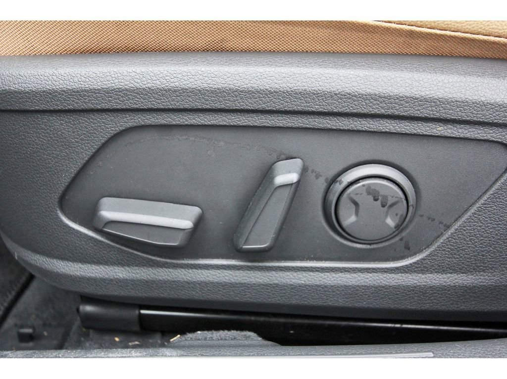 Used 2025 Hyundai Sonata Limited FWD image 33