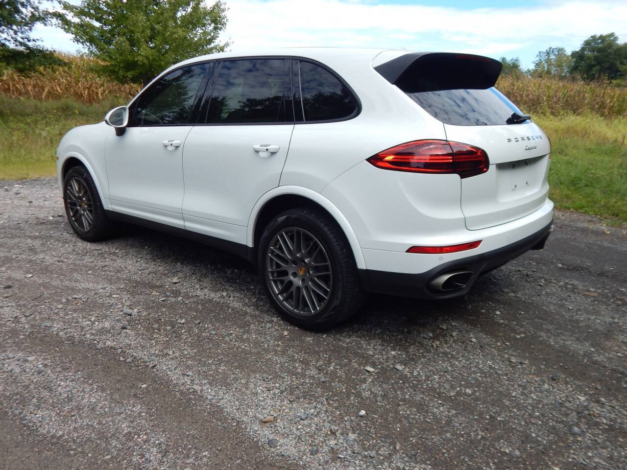 Used 2017 Porsche Cayenne AWD/4WD image 3