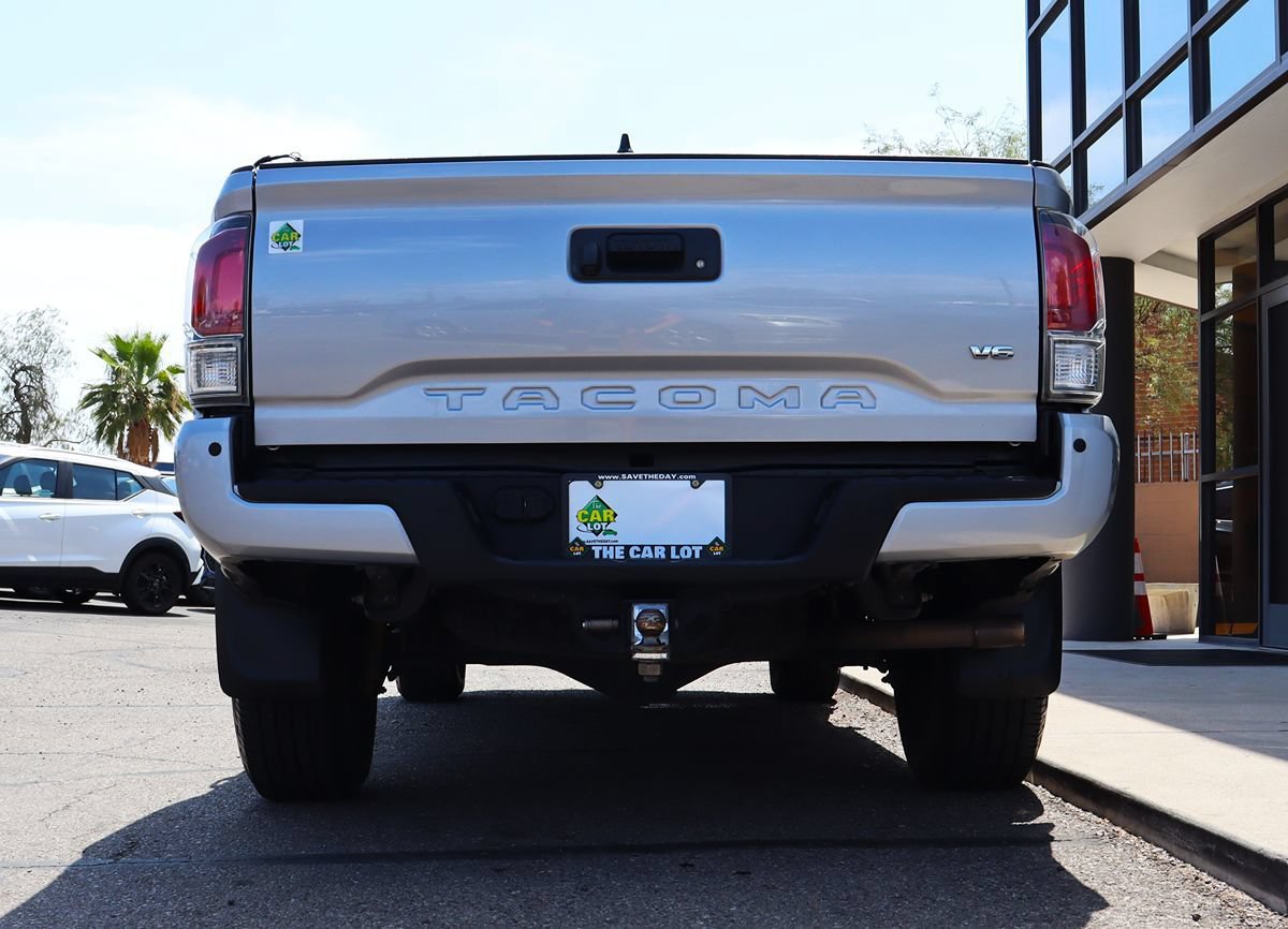 Used 2021 Toyota Tacoma TRD Off-Road w/ Technology Package AWD/4WD image 12