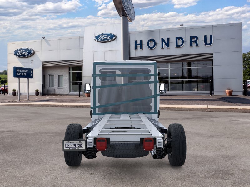 New 2025 Ford E-Transit RWD image 5