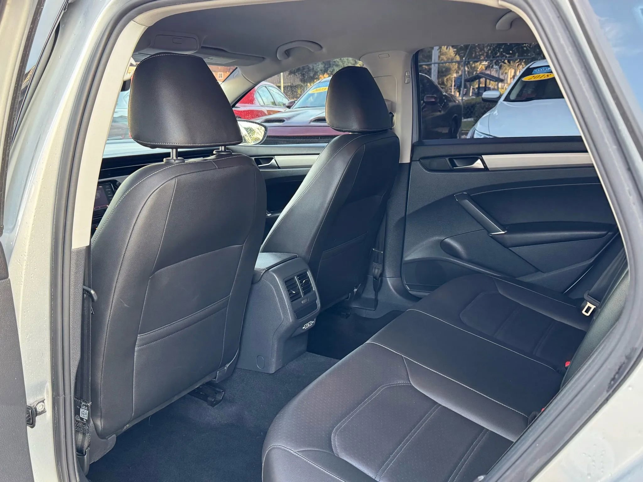 Used 2020 Volkswagen Passat 2.0T SE image 29