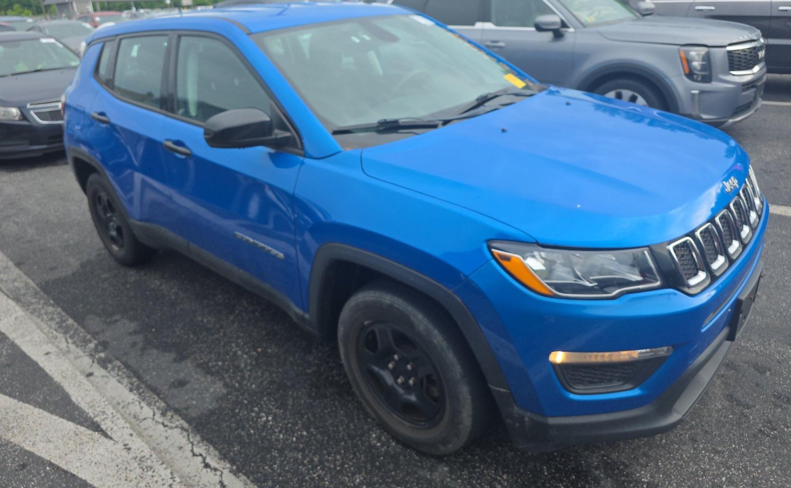 Used 2018 Jeep Compass Sport FWD image 3